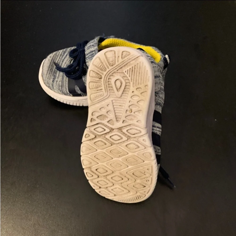 “Koalakids” Gray & Navy Blue kids Sneakers. Size 5